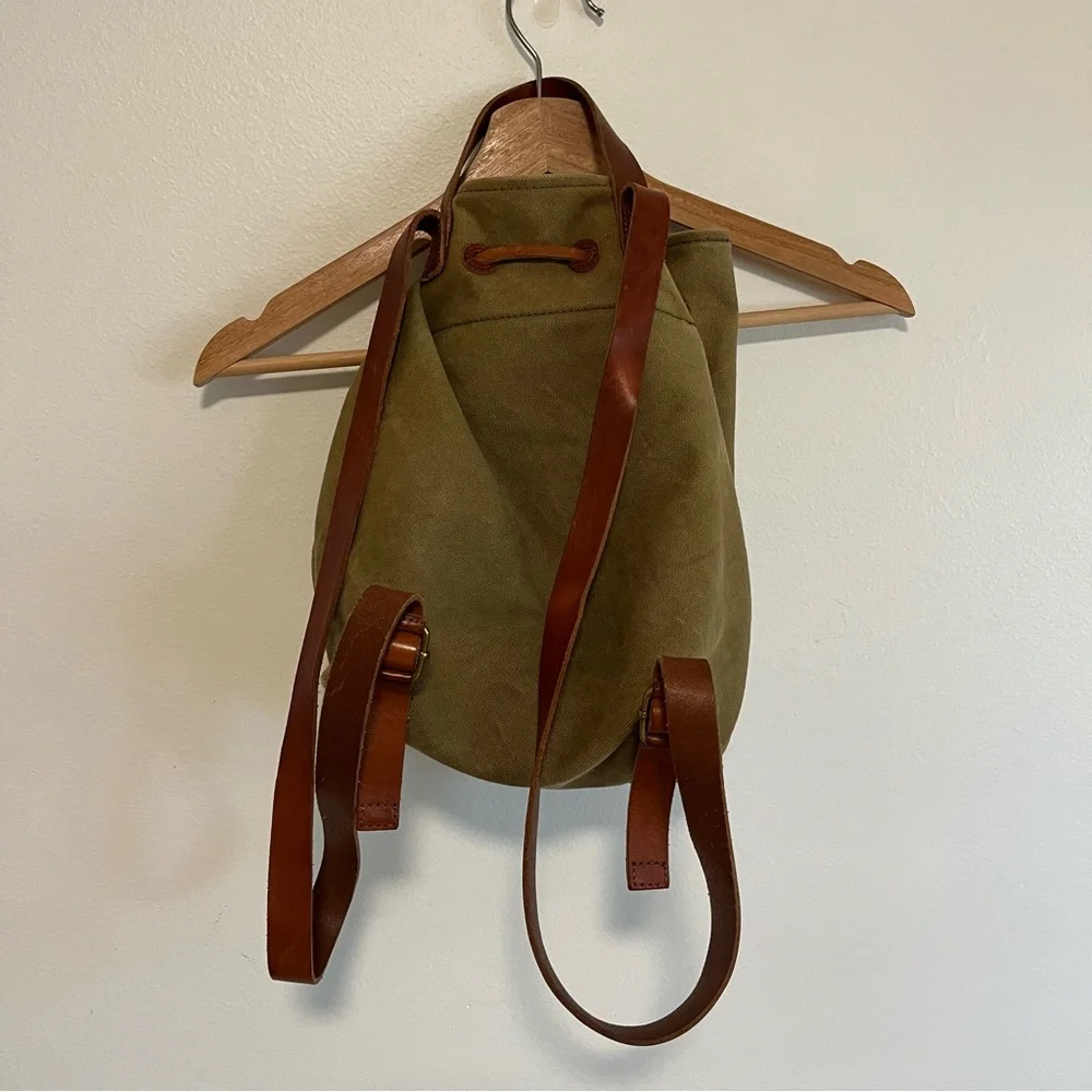 Madewell Canvas Somerset Drawstring Backpack in Olive - Picture 5 of 15